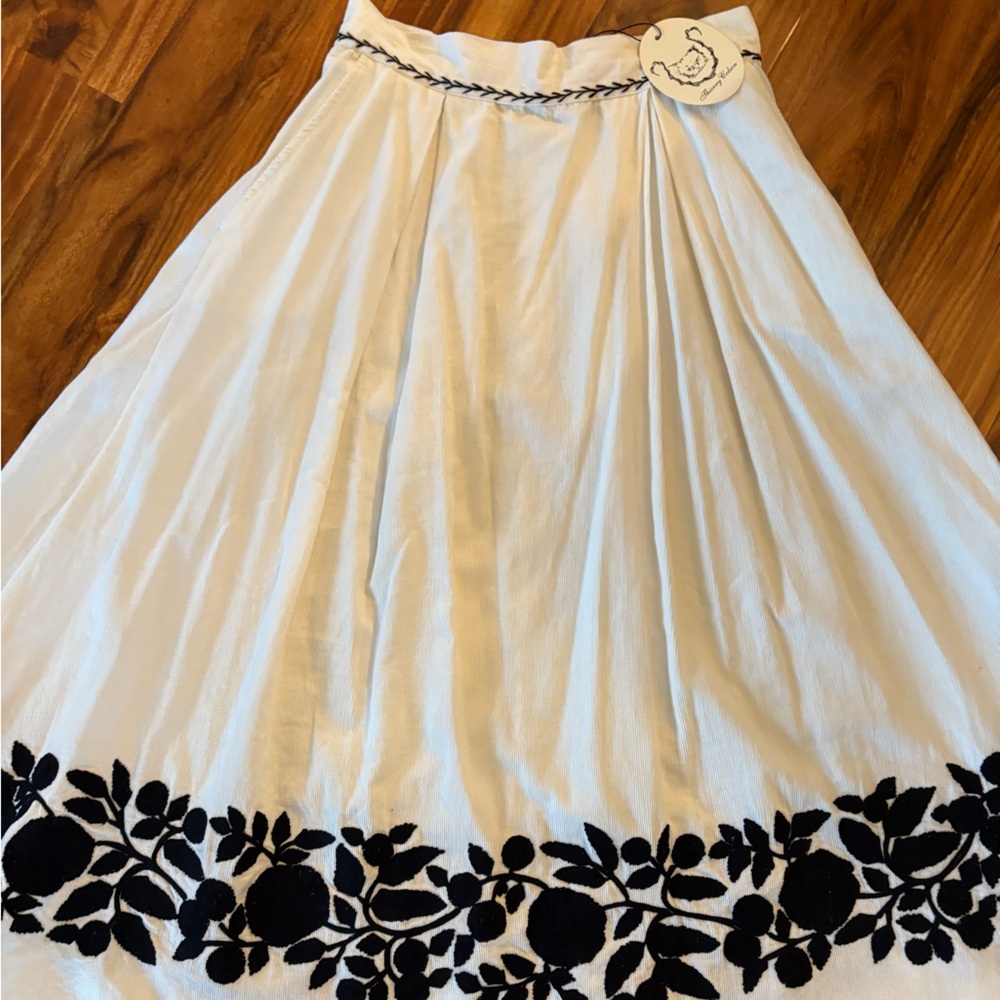 NWT Thierry Colson Wynona Cream Corduroy Embroidered Floral Skirt Small S Black - Picture 3 of 12